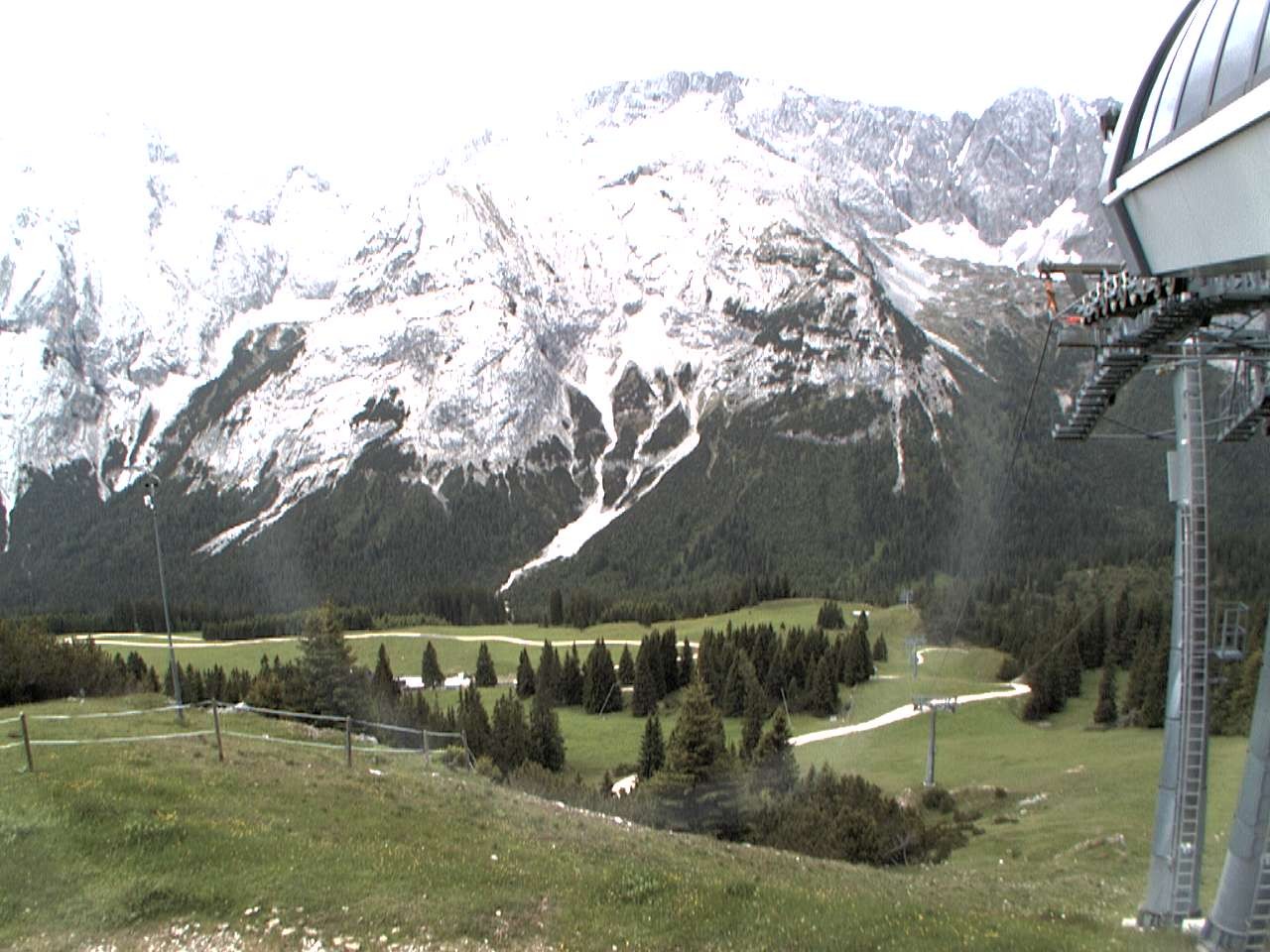 Archived image Webcam mountain station chairlift "Gaistal", "Ehrwalder Alm"