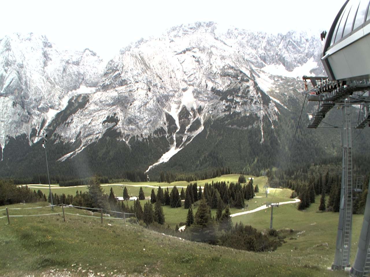 Archived image Webcam mountain station chairlift "Gaistal", "Ehrwalder Alm"