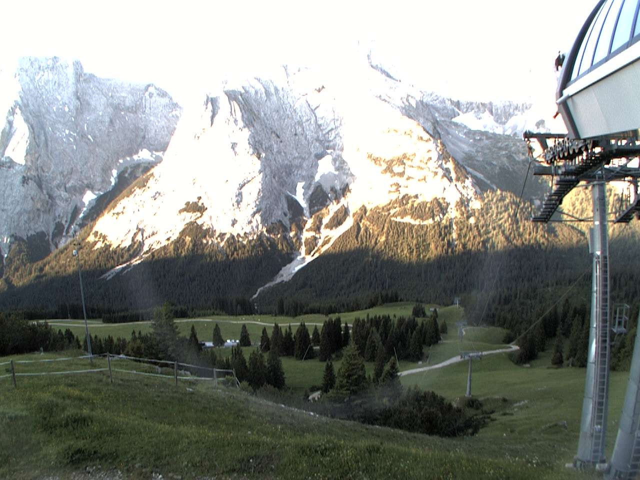 Archived image Webcam mountain station chairlift "Gaistal", "Ehrwalder Alm"