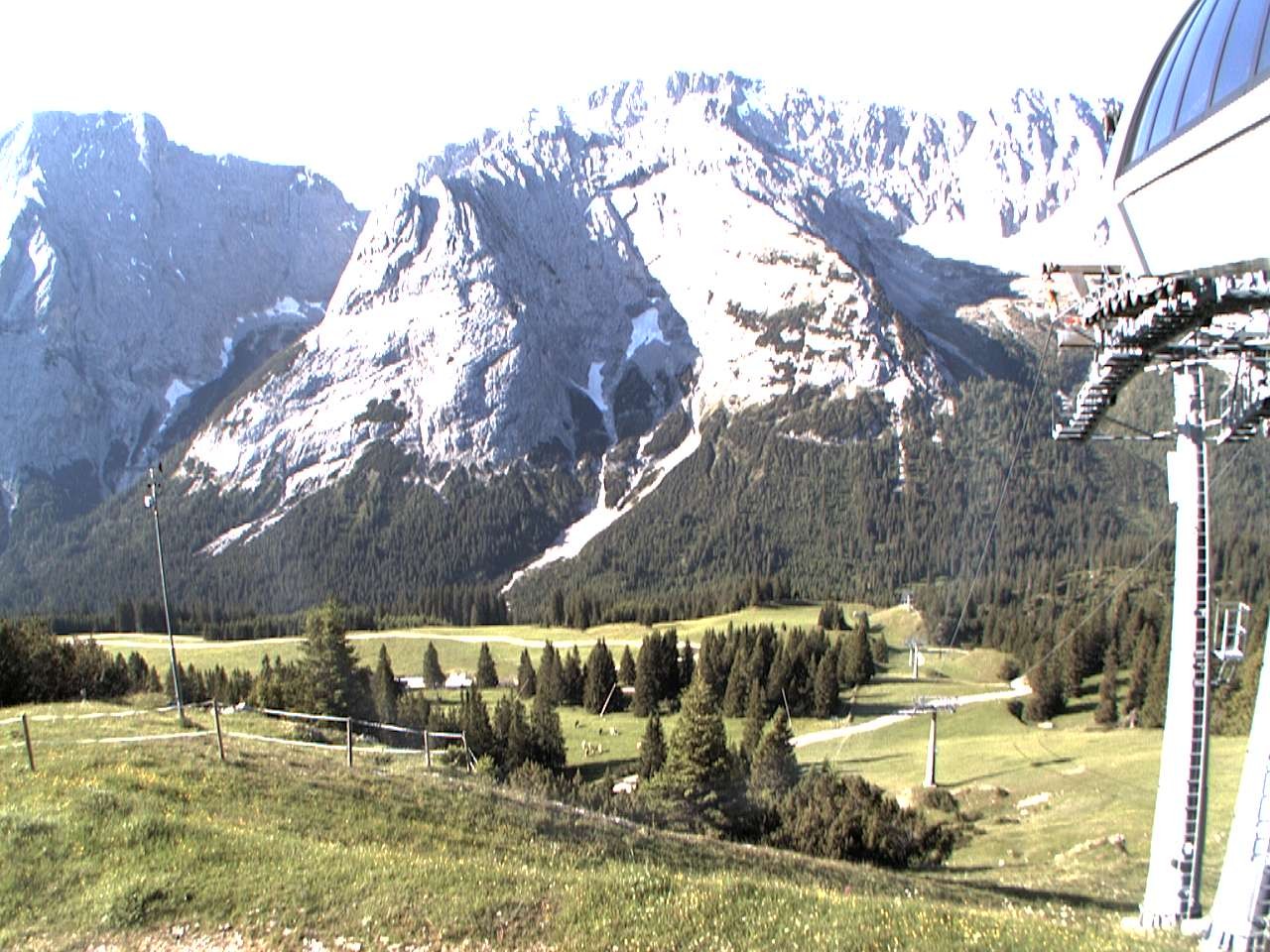 Archived image Webcam mountain station chairlift "Gaistal", "Ehrwalder Alm"