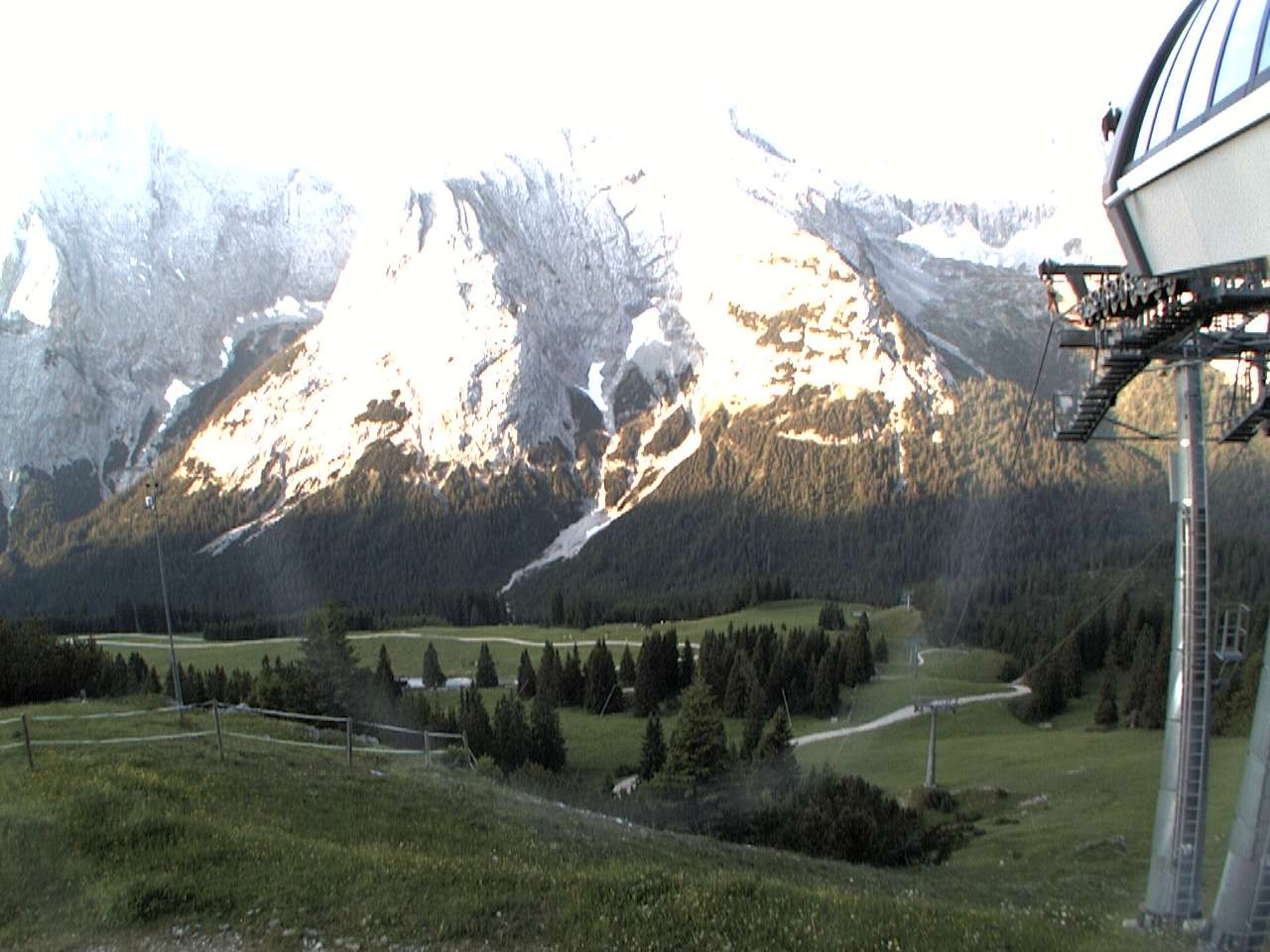 Archived image Webcam mountain station chairlift "Gaistal", "Ehrwalder Alm"