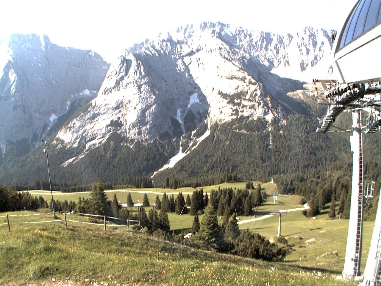 Archived image Webcam mountain station chairlift "Gaistal", "Ehrwalder Alm"