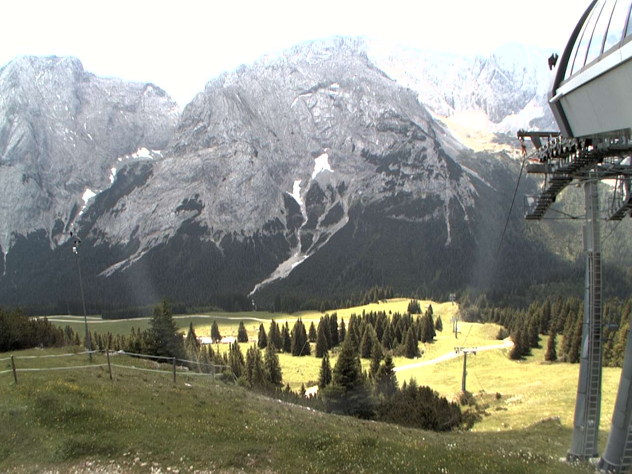 Archived image Webcam mountain station chairlift "Gaistal", "Ehrwalder Alm"