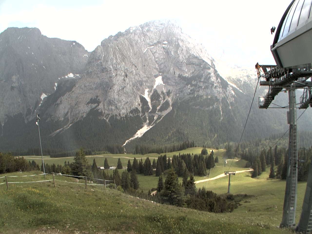 Archived image Webcam mountain station chairlift "Gaistal", "Ehrwalder Alm"