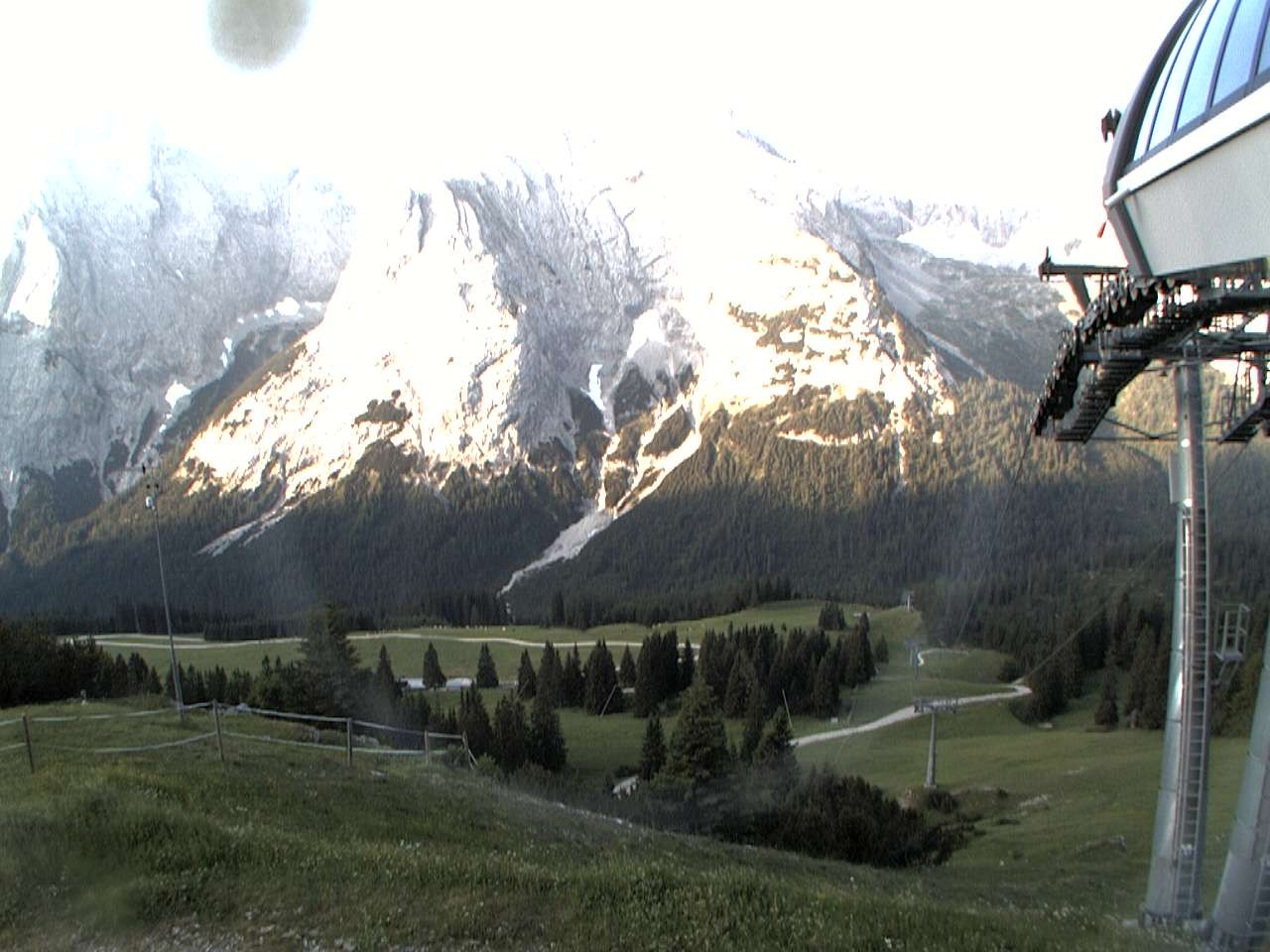 Archived image Webcam mountain station chairlift "Gaistal", "Ehrwalder Alm"