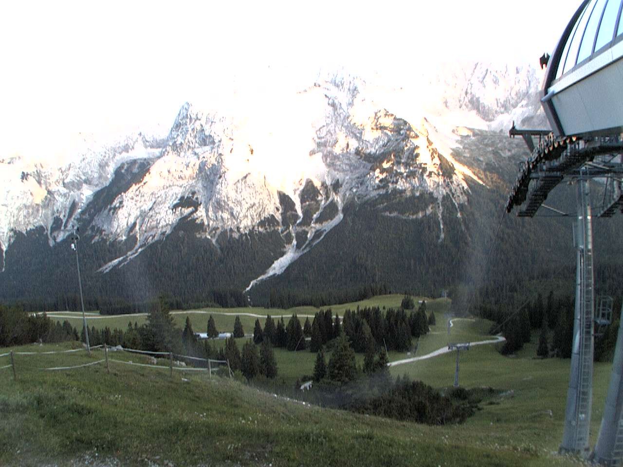 Archived image Webcam mountain station chairlift "Gaistal", "Ehrwalder Alm"