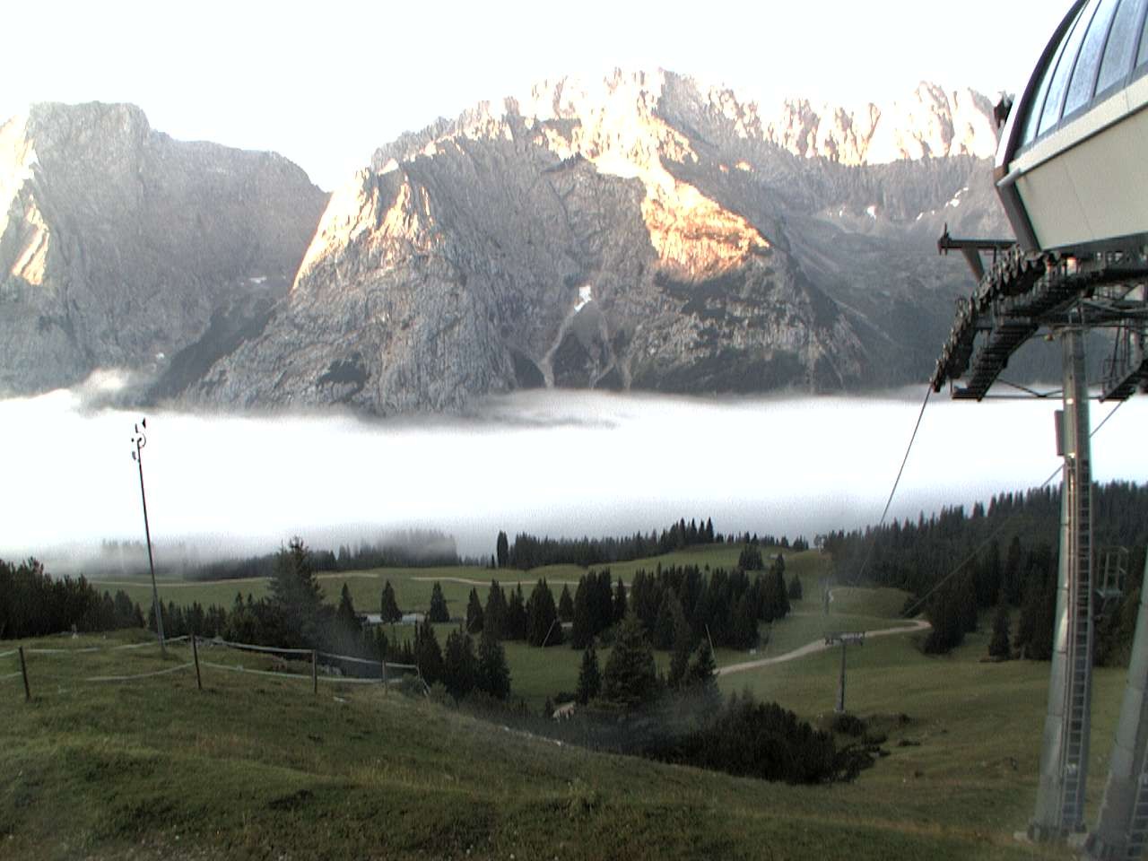 Archived image Webcam mountain station chairlift "Gaistal", "Ehrwalder Alm"