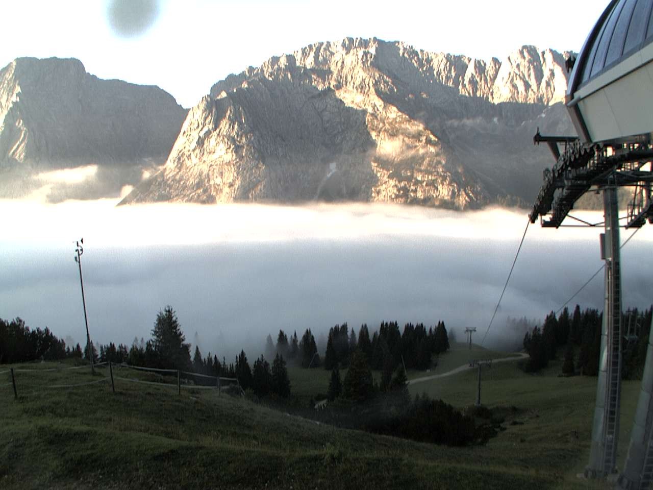 Archived image Webcam mountain station chairlift "Gaistal", "Ehrwalder Alm"