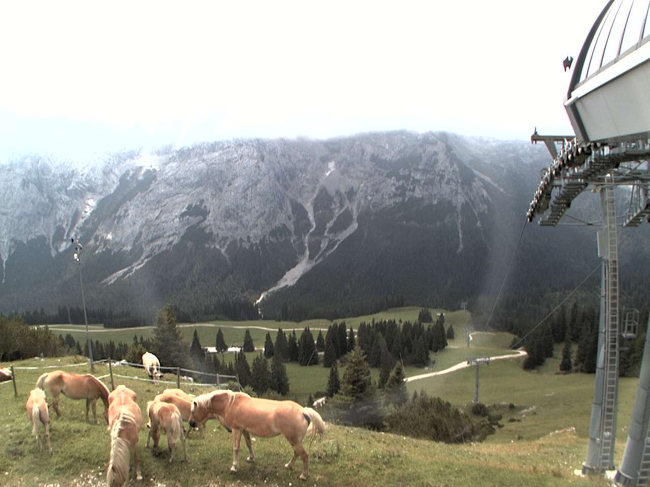 Archived image Webcam mountain station chairlift "Gaistal", "Ehrwalder Alm"