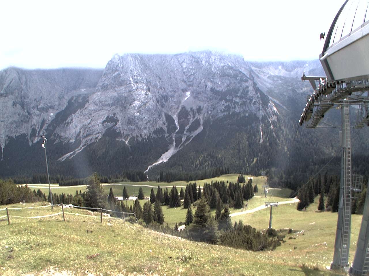 Archived image Webcam mountain station chairlift "Gaistal", "Ehrwalder Alm"