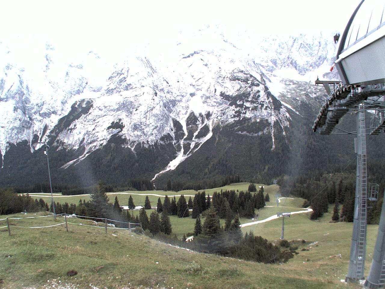 Archived image Webcam mountain station chairlift "Gaistal", "Ehrwalder Alm"