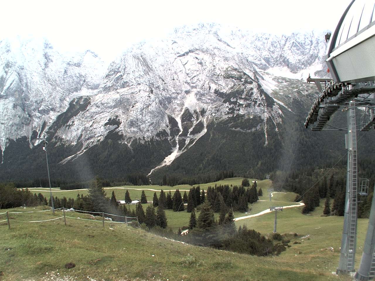 Archived image Webcam mountain station chairlift "Gaistal", "Ehrwalder Alm"