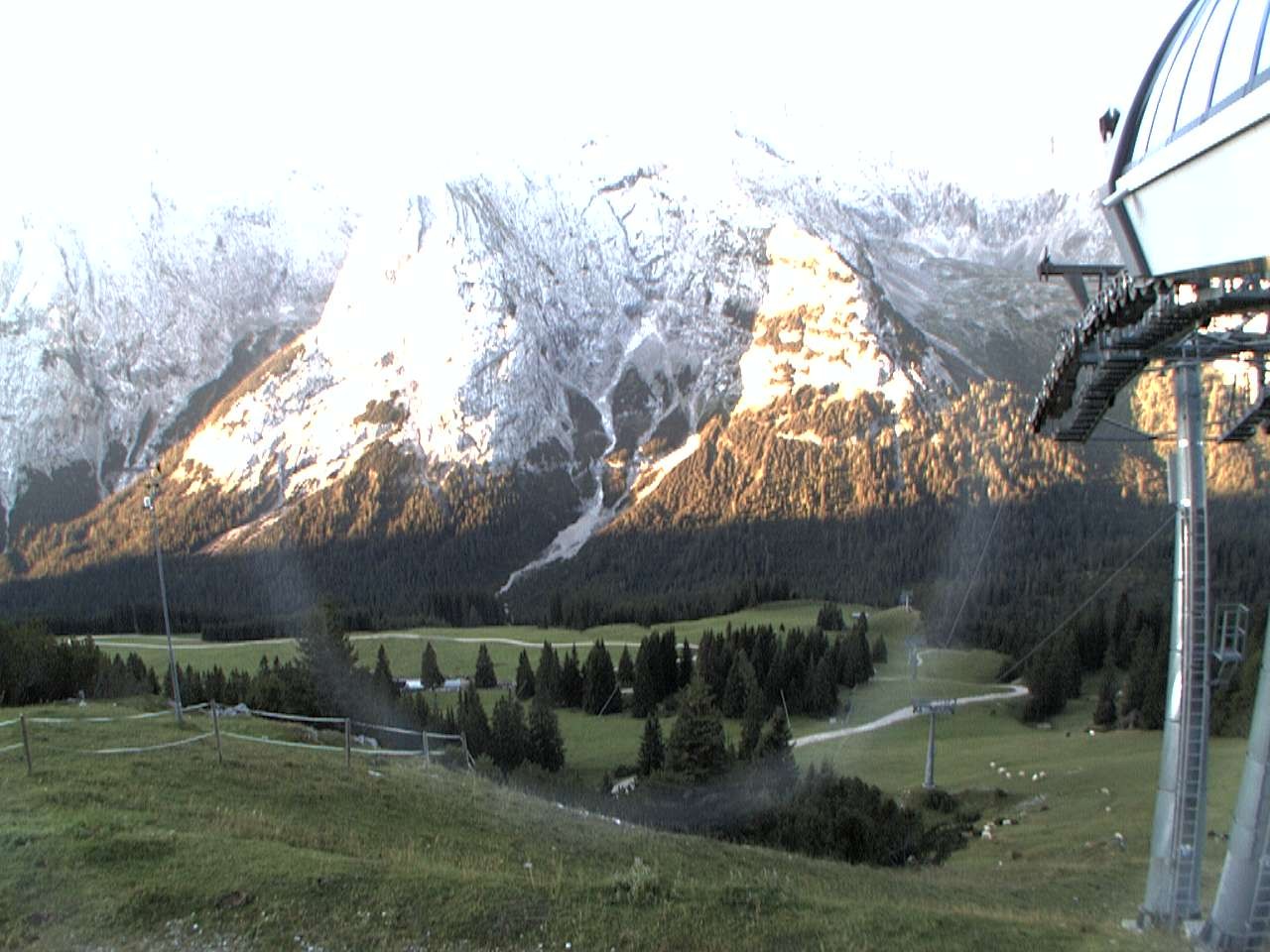 Archived image Webcam mountain station chairlift "Gaistal", "Ehrwalder Alm"