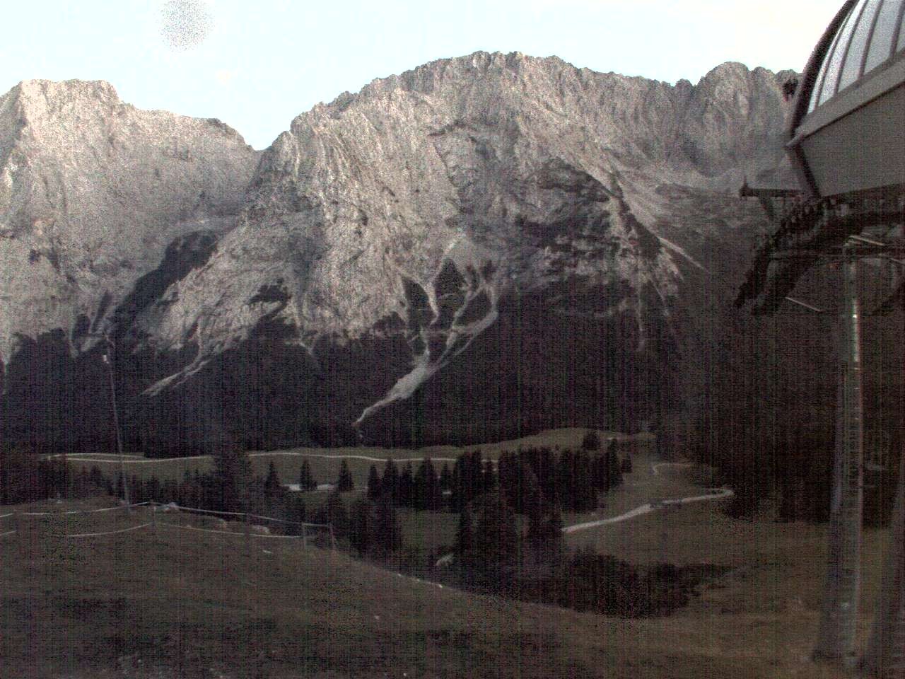 Archived image Webcam mountain station chairlift "Gaistal", "Ehrwalder Alm"