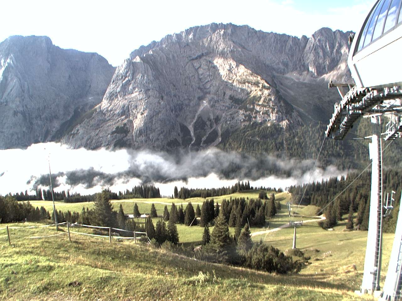 Archived image Webcam mountain station chairlift "Gaistal", "Ehrwalder Alm"