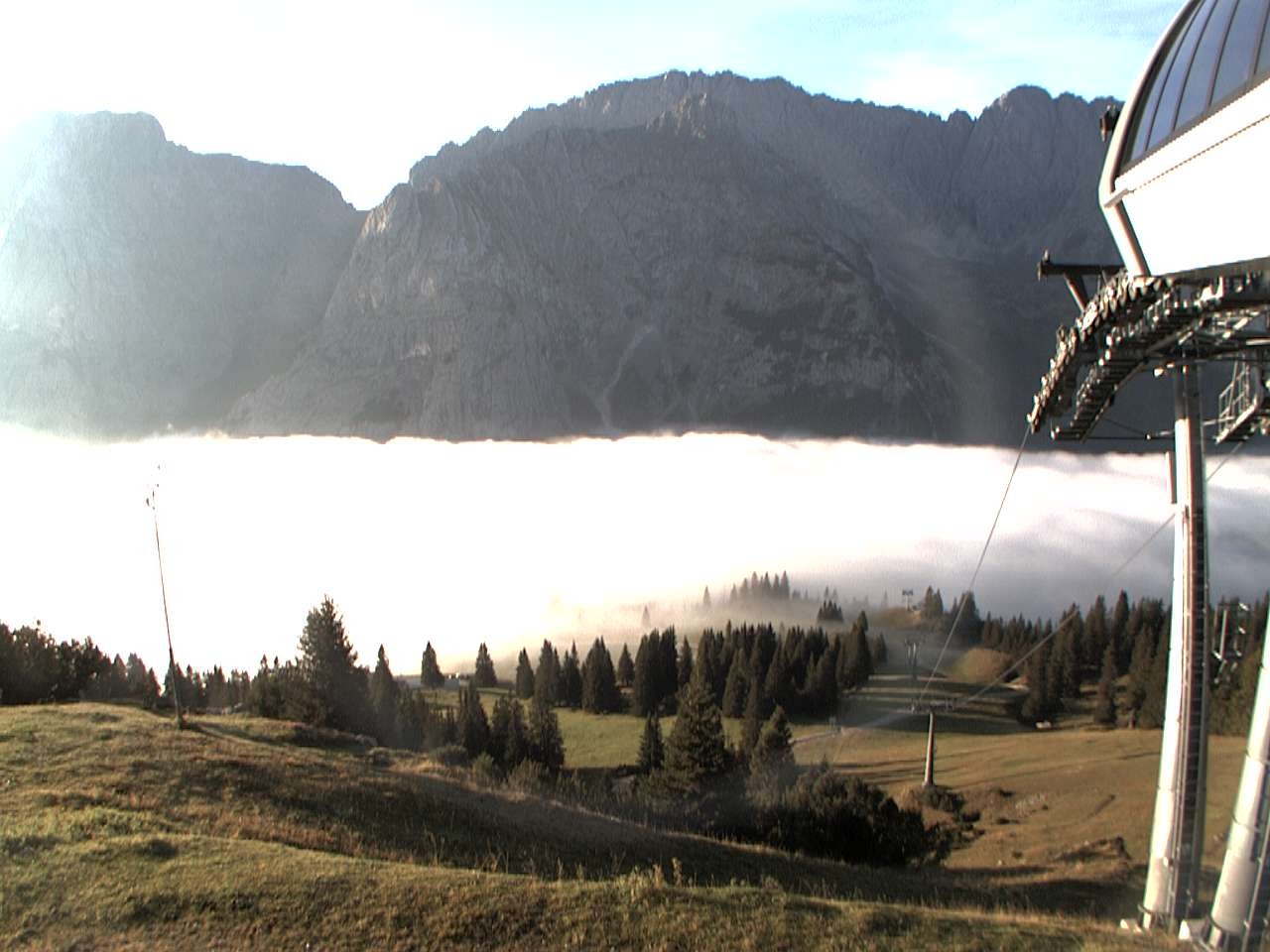Archived image Webcam mountain station chairlift "Gaistal", "Ehrwalder Alm"