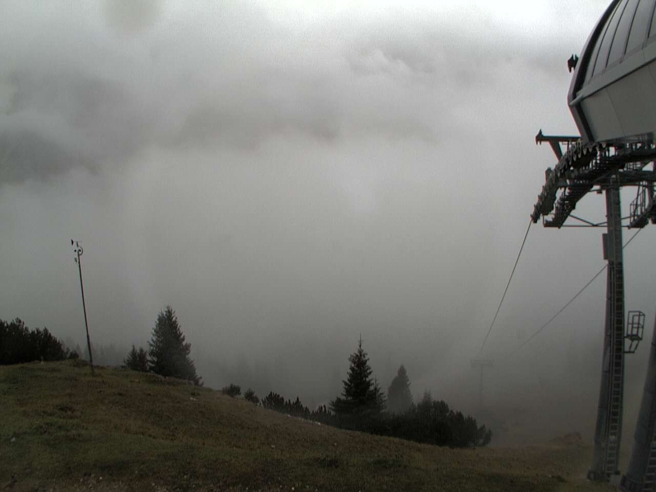 Archived image Webcam mountain station chairlift "Gaistal", "Ehrwalder Alm"