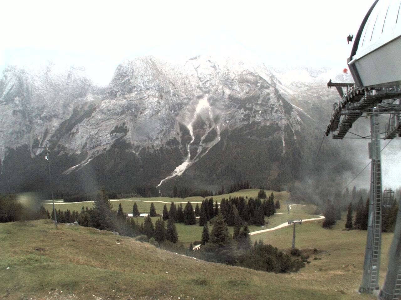 Archived image Webcam mountain station chairlift "Gaistal", "Ehrwalder Alm"