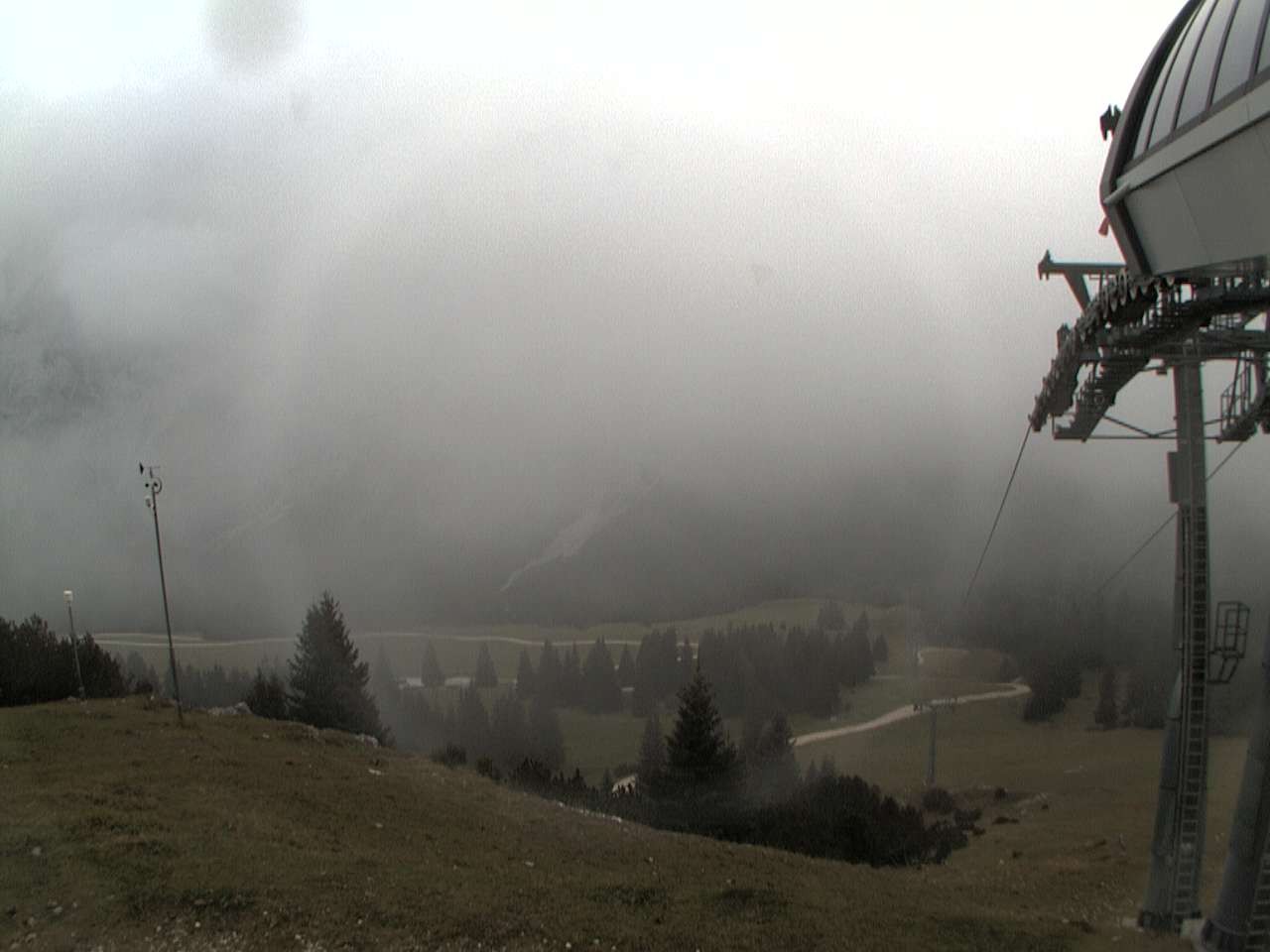 Archived image Webcam mountain station chairlift "Gaistal", "Ehrwalder Alm"