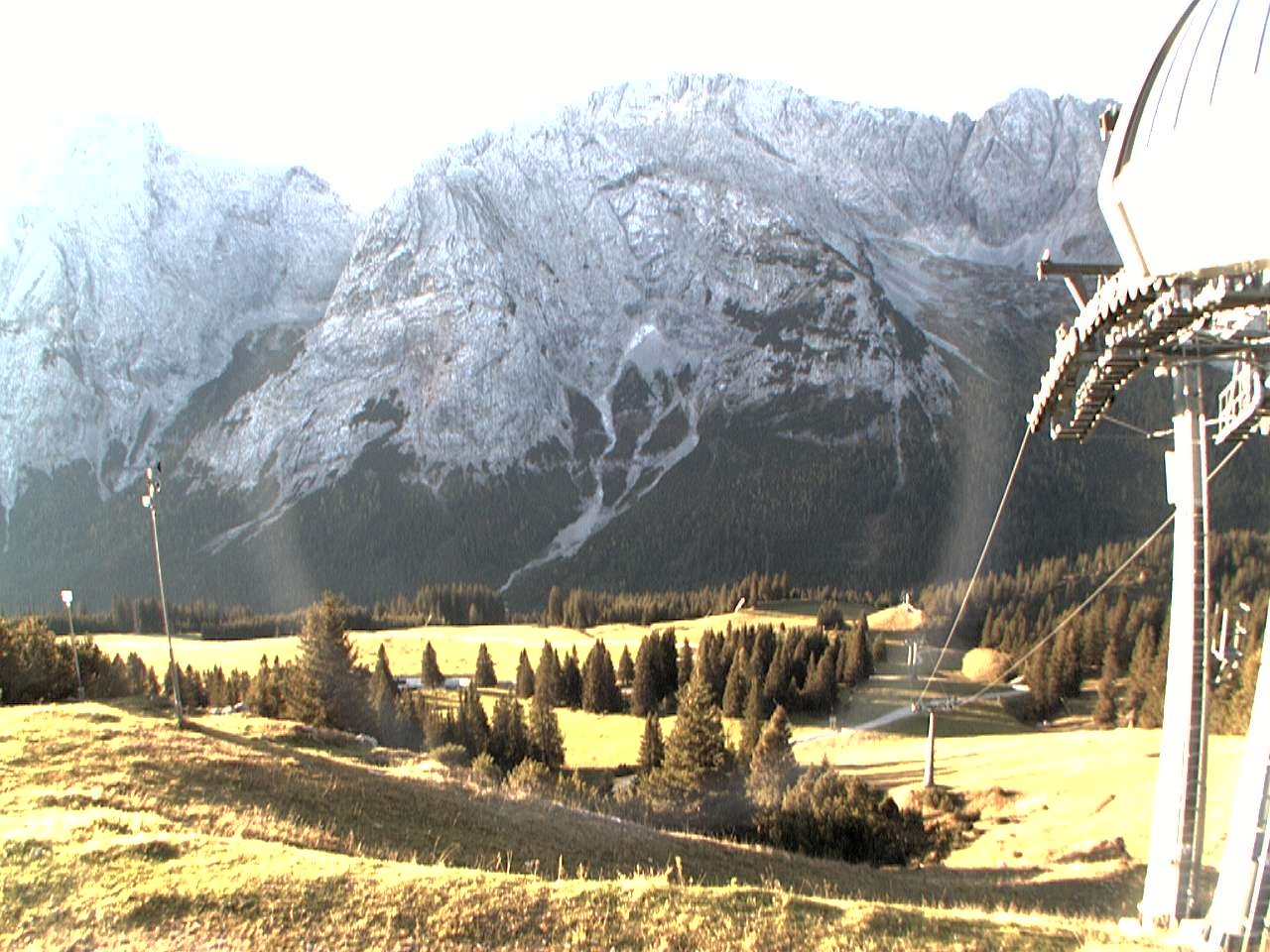 Archived image Webcam mountain station chairlift "Gaistal", "Ehrwalder Alm"