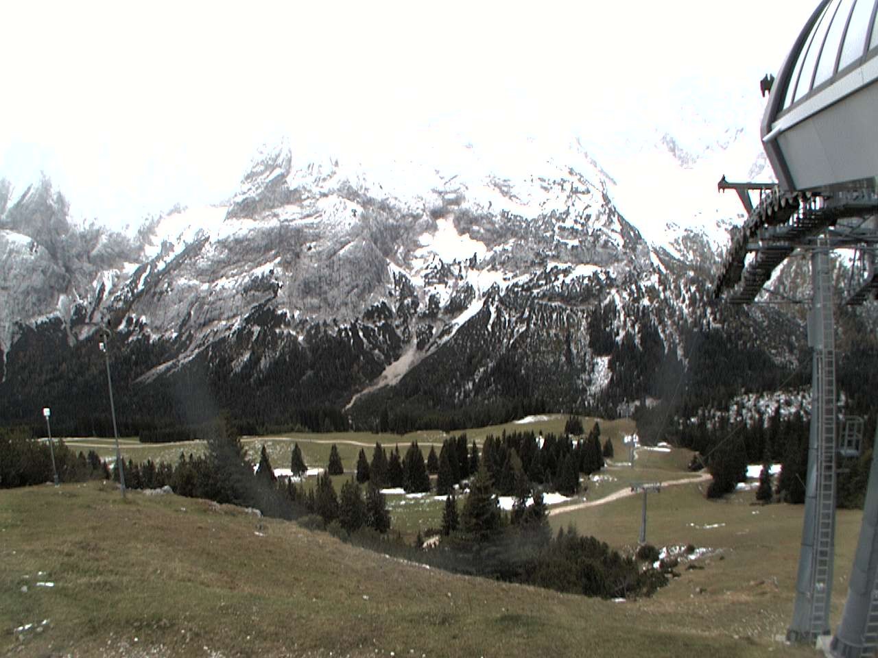 Archived image Webcam mountain station chairlift "Gaistal", "Ehrwalder Alm"