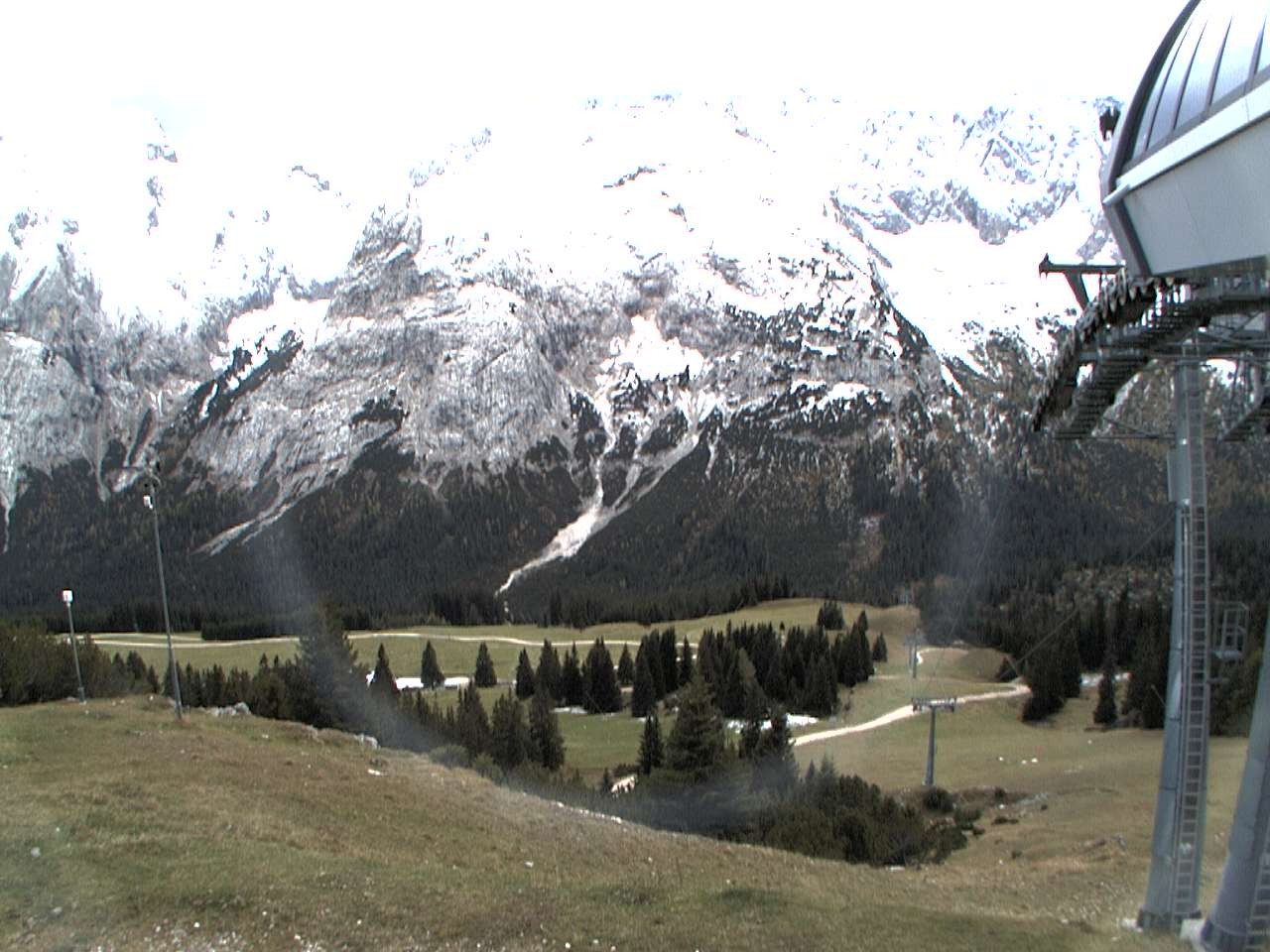 Archived image Webcam mountain station chairlift "Gaistal", "Ehrwalder Alm"