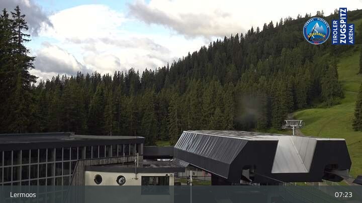 Archived image Webcam Ski resort Lermoos Grubigstein