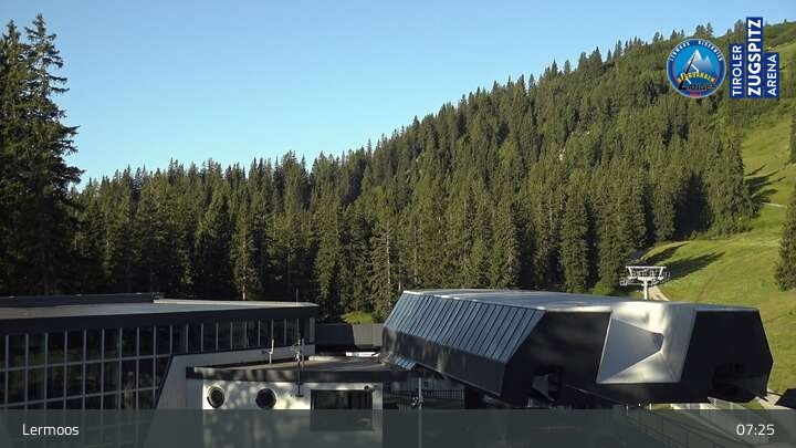 Archived image Webcam Ski resort Lermoos Grubigstein