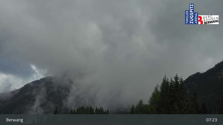 Archived image Webcam Sonnalmbahn Top Station