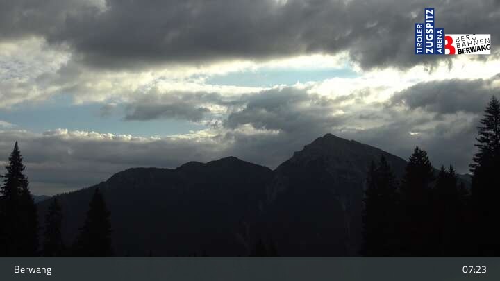 Archived image Webcam Sonnalmbahn Top Station