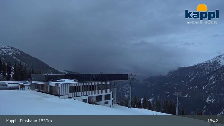 Archived image Webcam DIAS-Bahn Top Station, Kappl