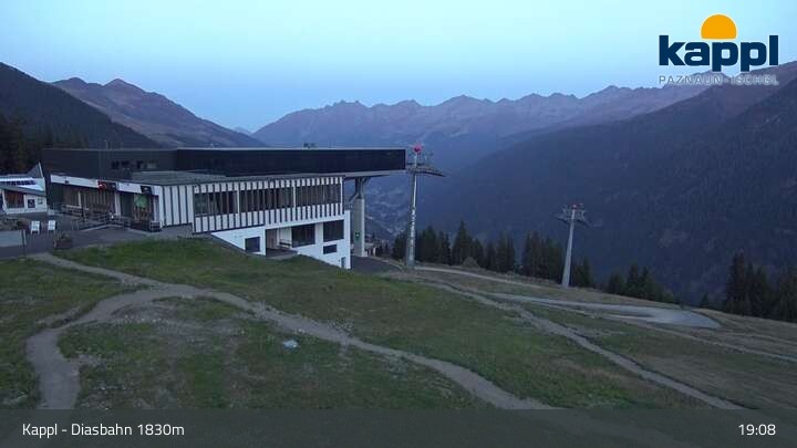 Archived image Webcam DIAS-Bahn Top Station, Kappl