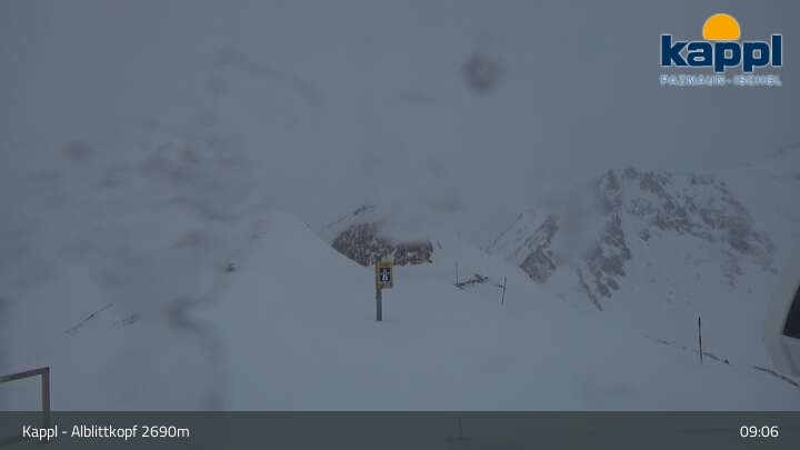 Archived image Webcam Alblittkopfbahn Top Station - Kappl