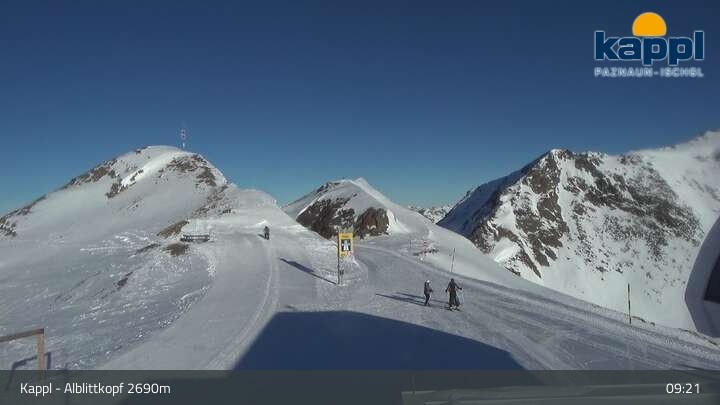Archived image Webcam Alblittkopfbahn Top Station - Kappl