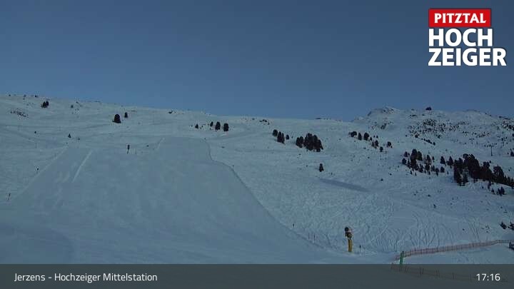 Archiv Foto Webcam Jerzens - Hochzeiger Mittelstation