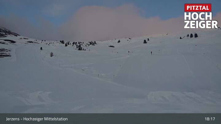 Archiv Foto Webcam Jerzens - Hochzeiger Mittelstation