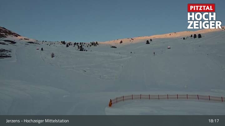 Archived image Webcam Jerzens - Hochzeiger Mittelstation