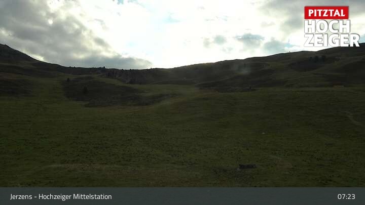 Archiv Foto Webcam Jerzens - Hochzeiger Mittelstation