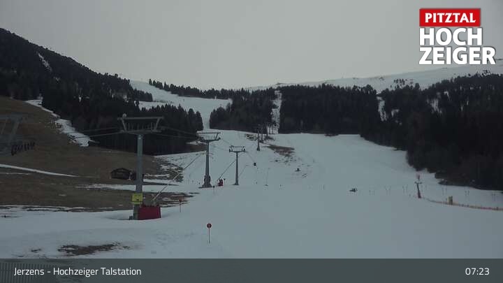 Archiv Foto Webcam Jerzens - Hochzeiger Talstation