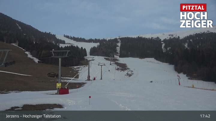 Archiv Foto Webcam Jerzens - Hochzeiger Talstation