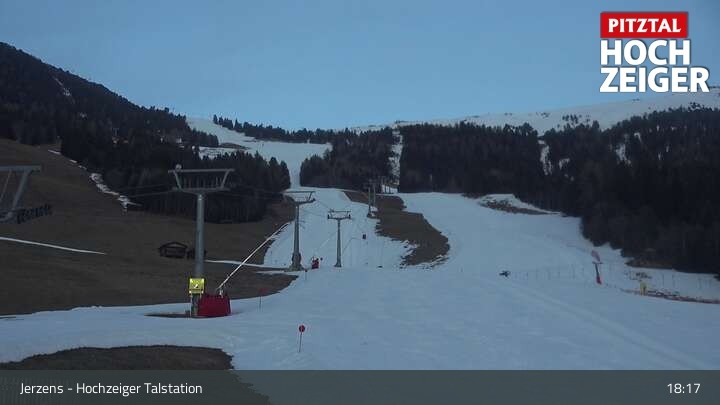 Archiv Foto Webcam Jerzens - Hochzeiger Talstation