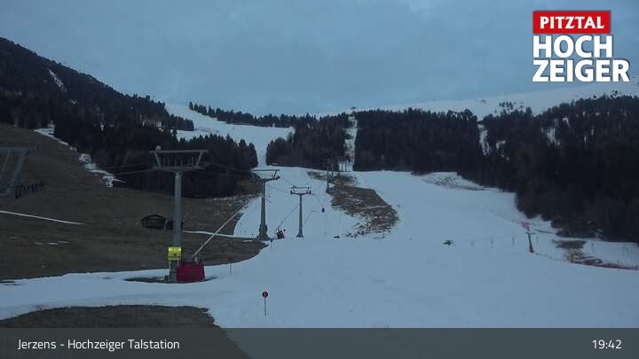 Archiv Foto Webcam Jerzens - Hochzeiger Talstation