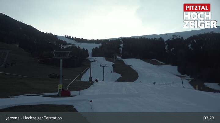Archiv Foto Webcam Jerzens - Hochzeiger Talstation