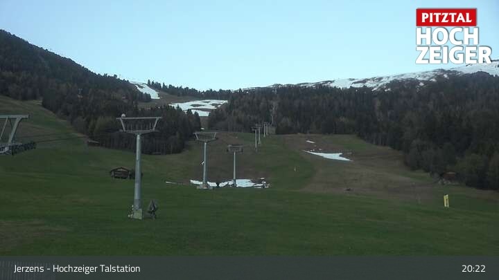Archiv Foto Webcam Jerzens - Hochzeiger Talstation