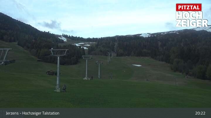 Archiv Foto Webcam Jerzens - Hochzeiger Talstation