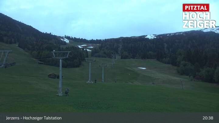 Archiv Foto Webcam Jerzens - Hochzeiger Talstation