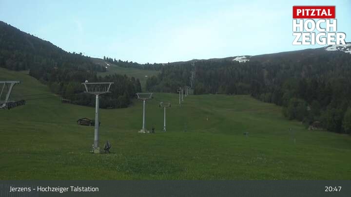 Archiv Foto Webcam Jerzens - Hochzeiger Talstation