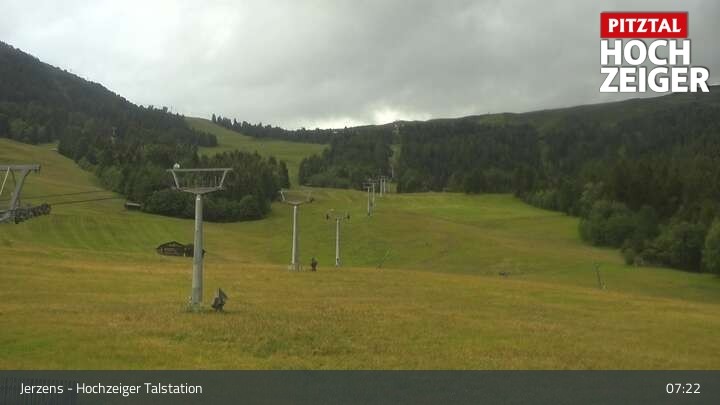 Archiv Foto Webcam Jerzens - Hochzeiger Talstation