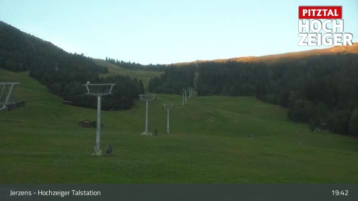 Archiv Foto Webcam Jerzens - Hochzeiger Talstation