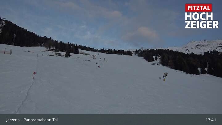 Archiv Foto Webcam Jerzens - Zirbenbahn Bergstation